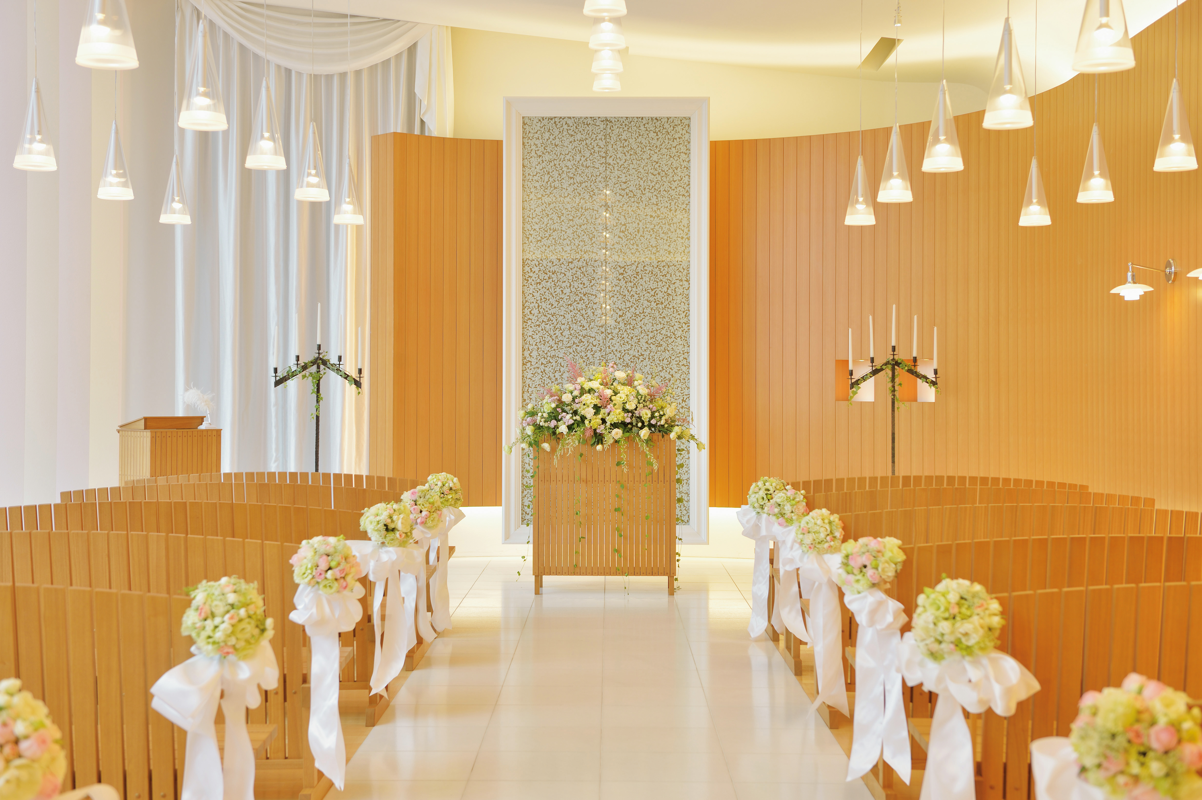 大阪ウェディング＆ブライダル専門学校 の特長 1